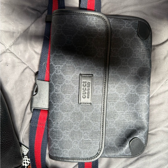 Gucci Black and Red Men's Messenger Bag - Picture 1 of 3